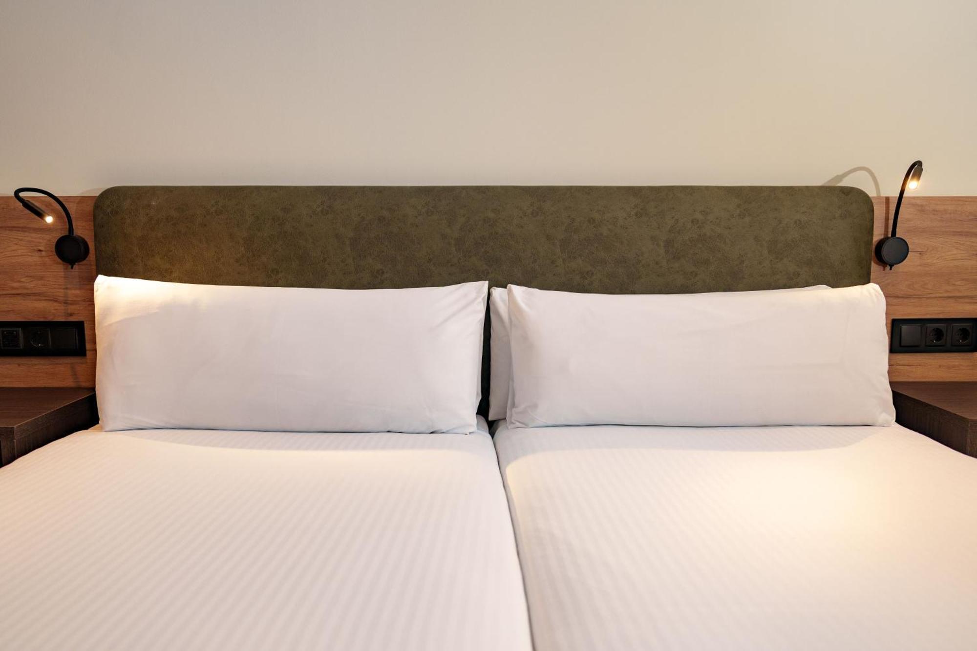 เซอร์โคเทล ปรินเซซา เด เอโบลี Hotel ปินโต ภายนอก รูปภาพ